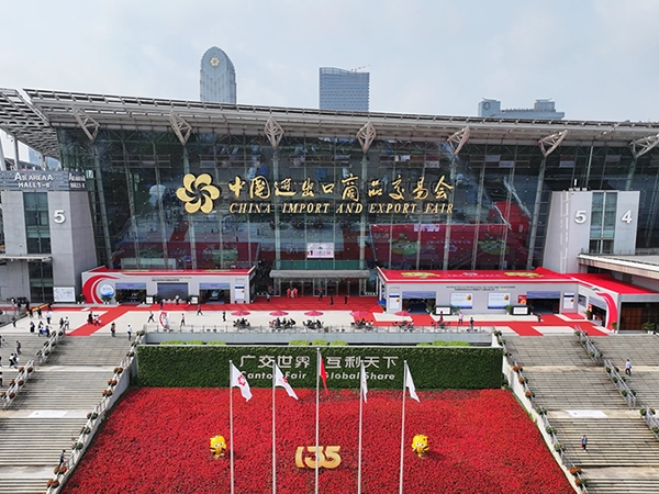 Orient Aluminium‘ Aluminium Profiles And Outdoor Aluminium Products Shine At Canton Fair